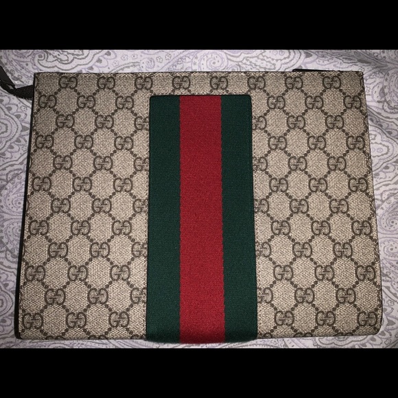 gucci gg supreme web pouch